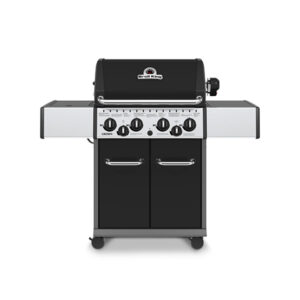 Broil King Crown 490 - front on angle